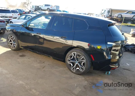 2023 BMW Ix M60 z USA, uszkodzony, nr VIN WB533CF0XPCM75947